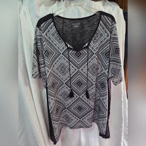 Catherines Black and White Geometric Women's Top